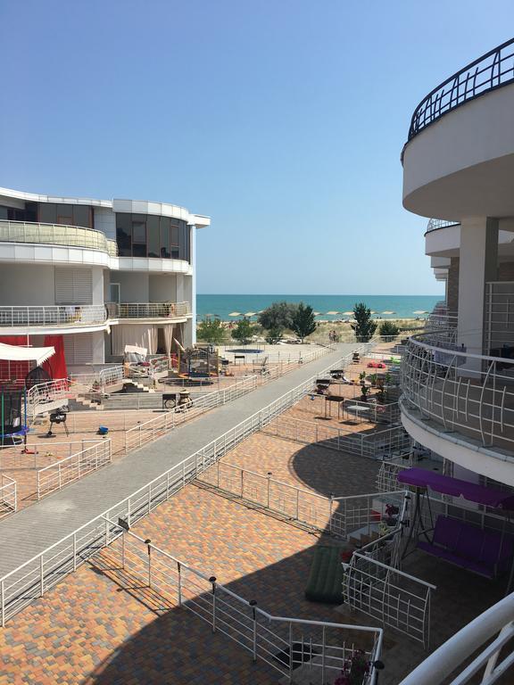 Apartment First Line Karolino-Buhaz