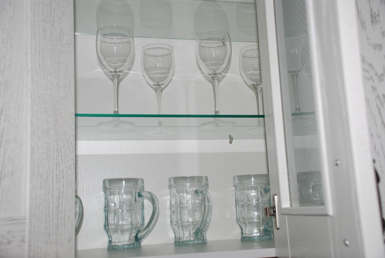First Line Apartment *