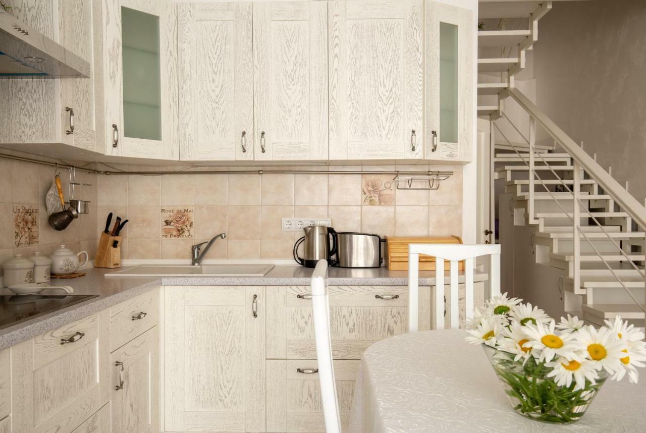 Apartment First Line Karolino-Buhaz